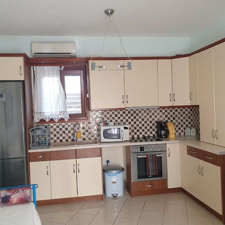 Beautiful House In Aegina Apartment ภายนอก รูปภาพ