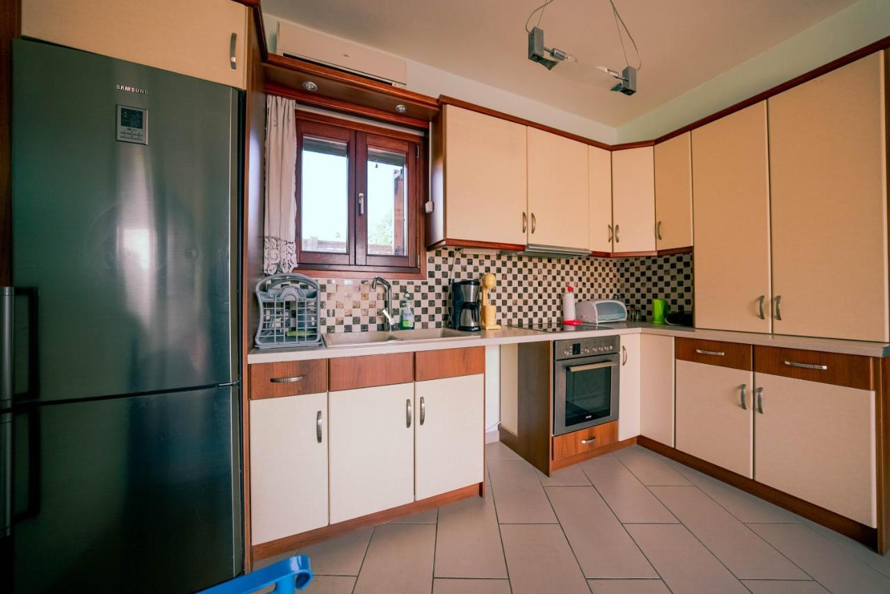 Beautiful House In Aegina Apartment ภายนอก รูปภาพ