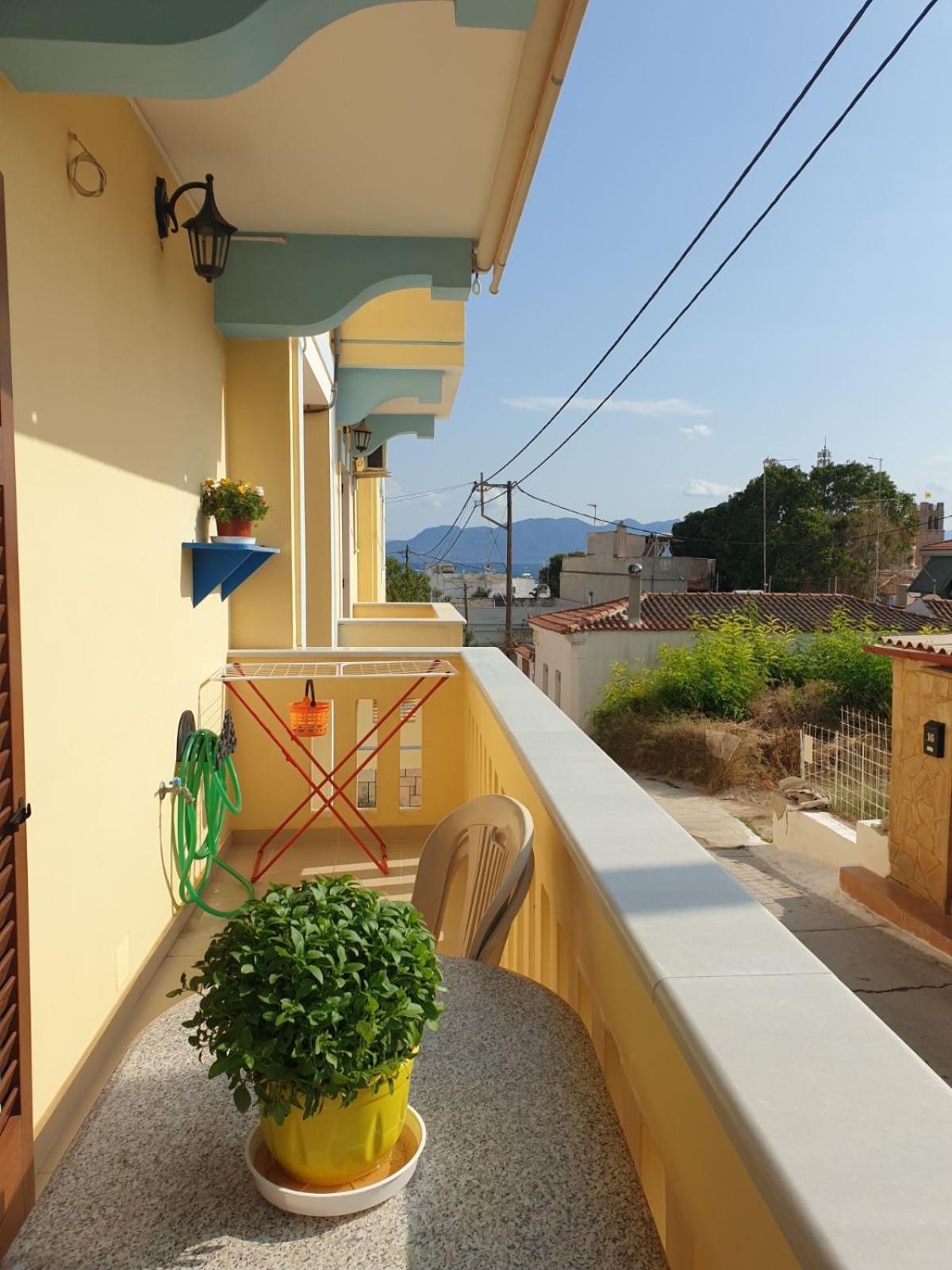 Beautiful House In Aegina Apartment ภายนอก รูปภาพ